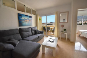 BENAL BEACH, Superb 2 Bedroom 2 Bathroom Beach front Apartment sleeps 6